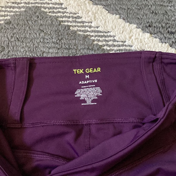 3/$24 NWOT TekGear Adaptive Ultra Stretch High Waisted 7/8 Leggings medium - Picture 3 of 4